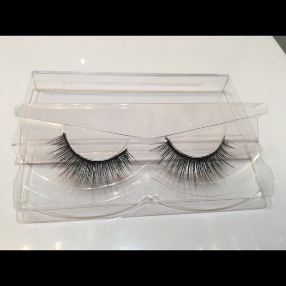 💎5/$25💎 Demi-wispies high quality mink eyelashes - Picture 3 of 3